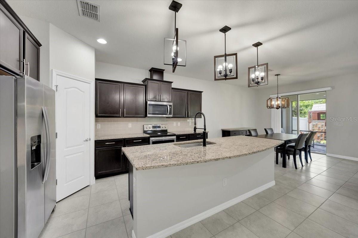 1203 CUSTER BAYOU STREET