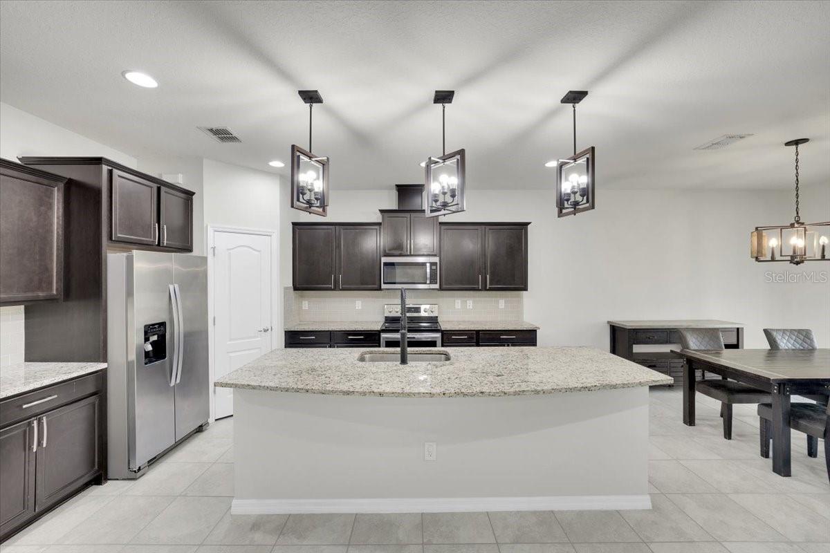 1203 CUSTER BAYOU STREET