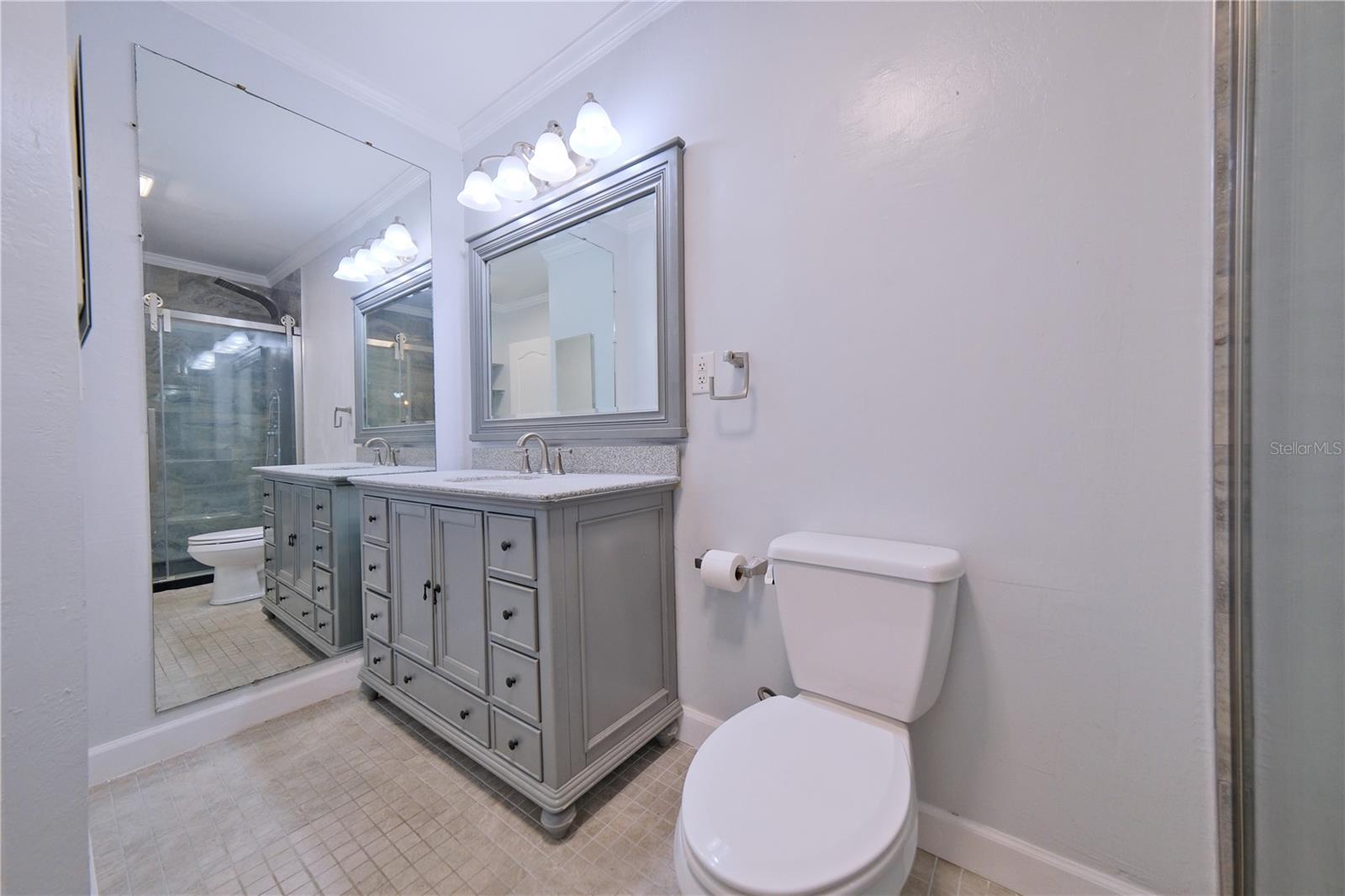 PALM LAKES - Residential