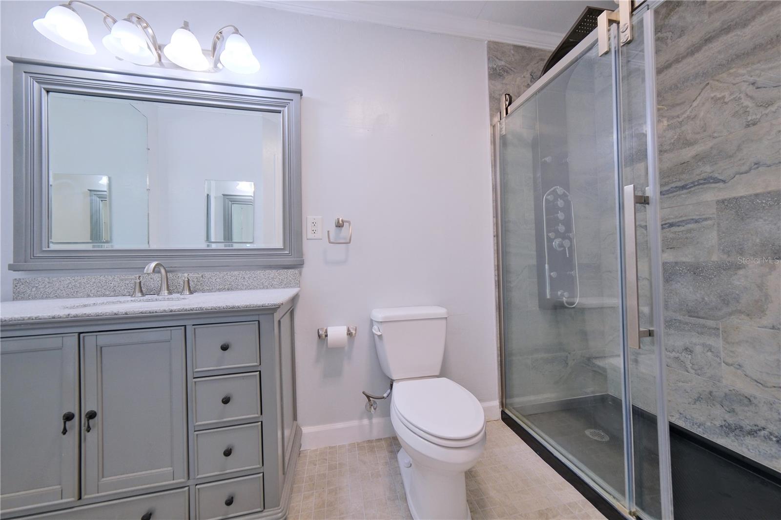 PALM LAKES - Residential