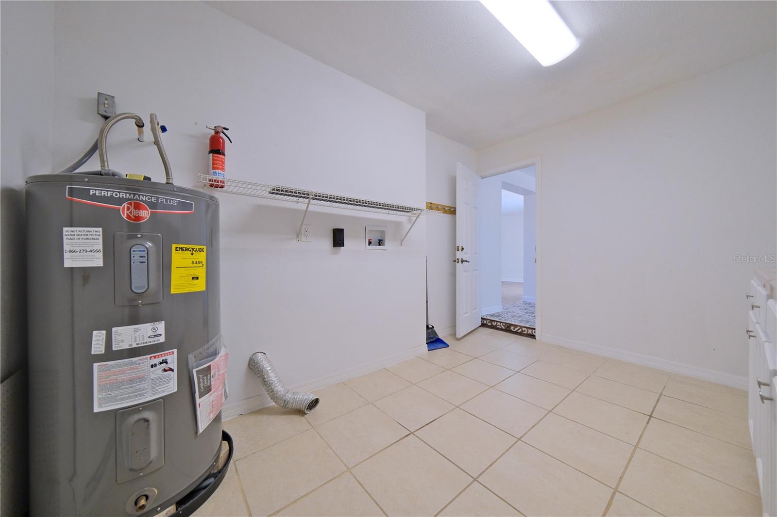 PALM LAKES - Residential