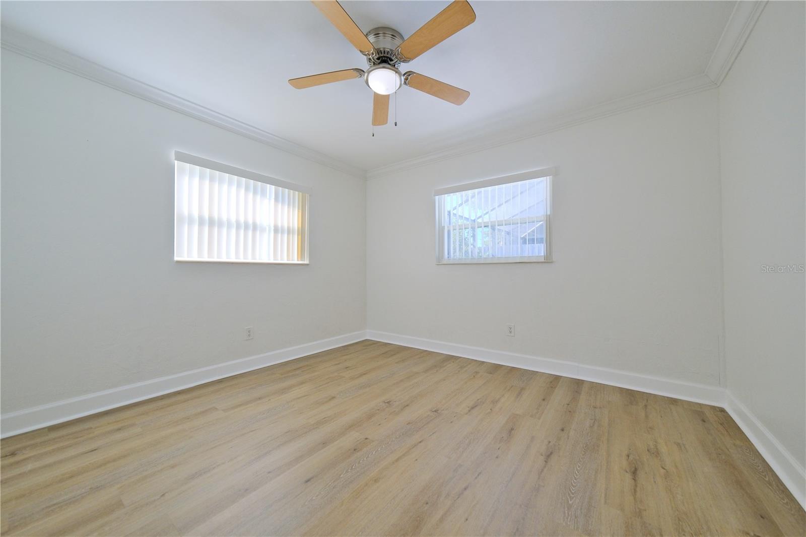 PALM LAKES - Residential