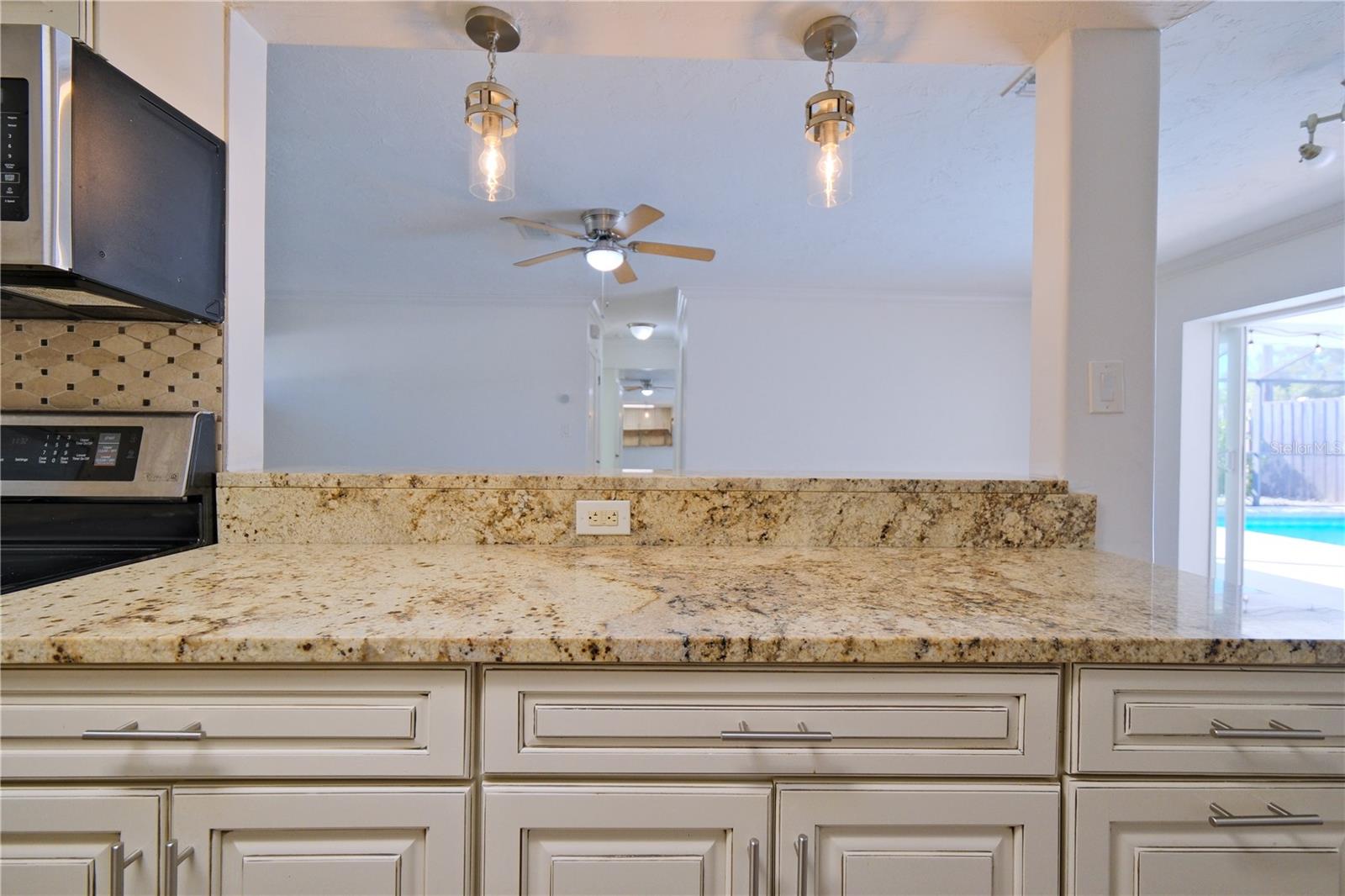 PALM LAKES - Residential