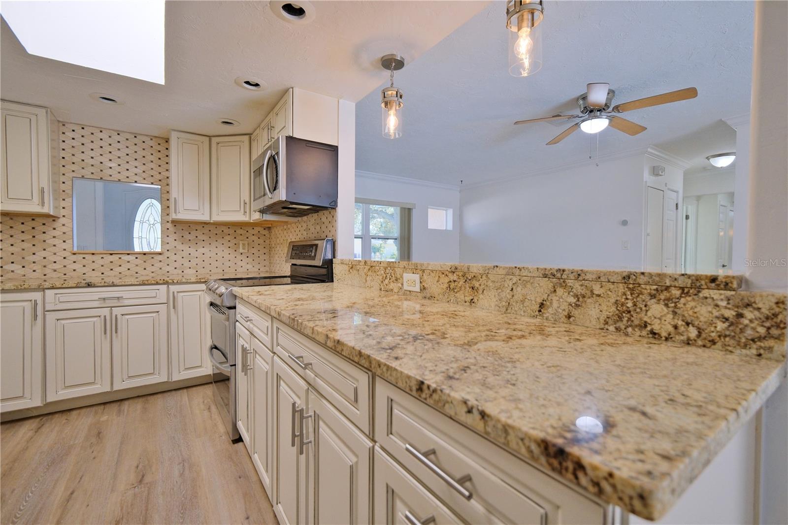 PALM LAKES - Residential