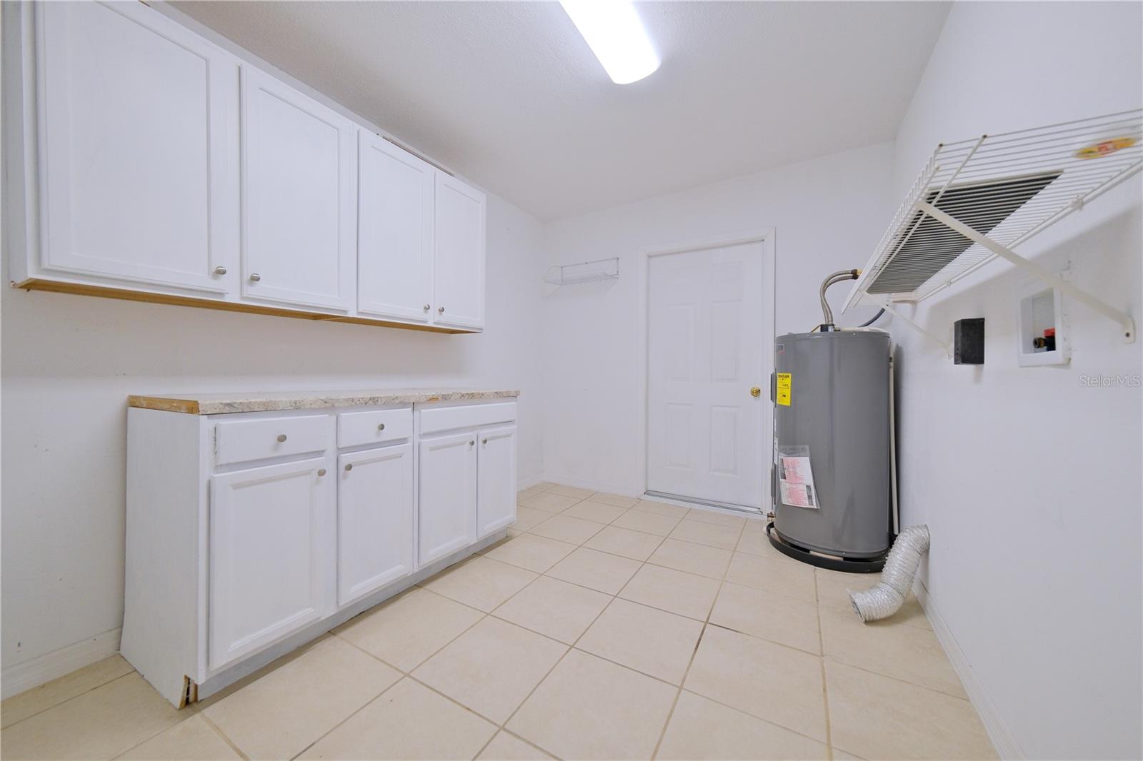 PALM LAKES - Residential