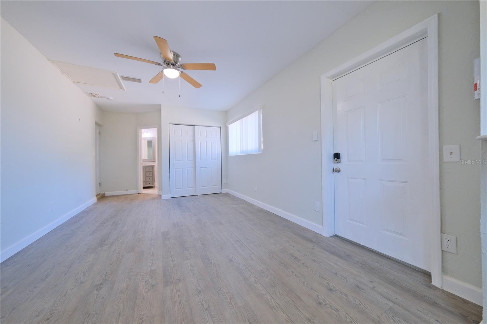 PALM LAKES - Residential