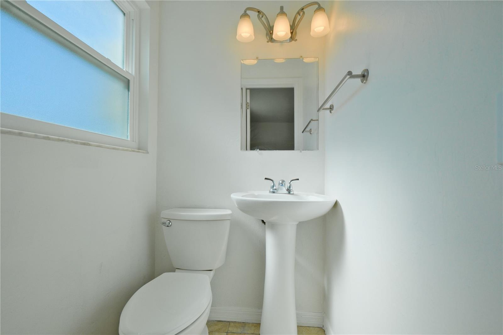 PALM LAKES - Residential