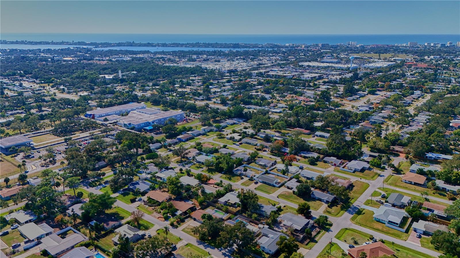 PALM LAKES - Residential