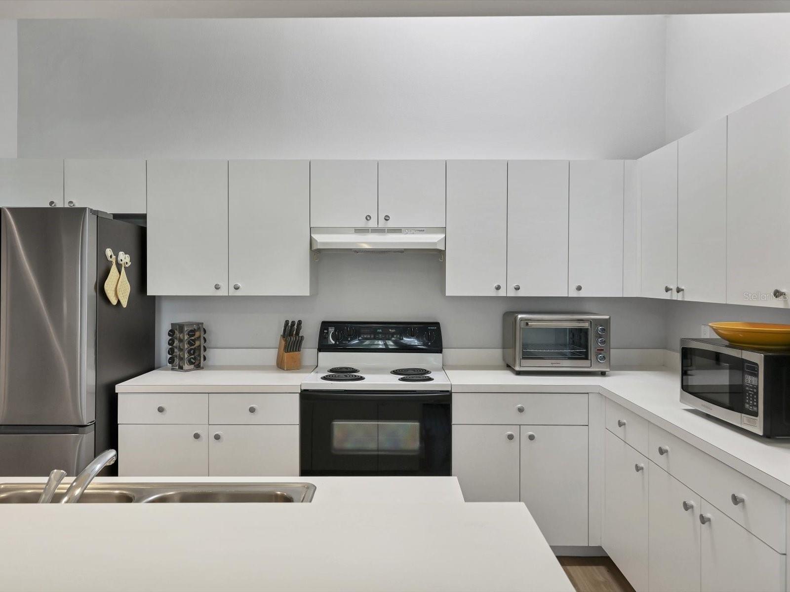 PINEHURST VILLAGE SEC 2 PH B - Residential Lease