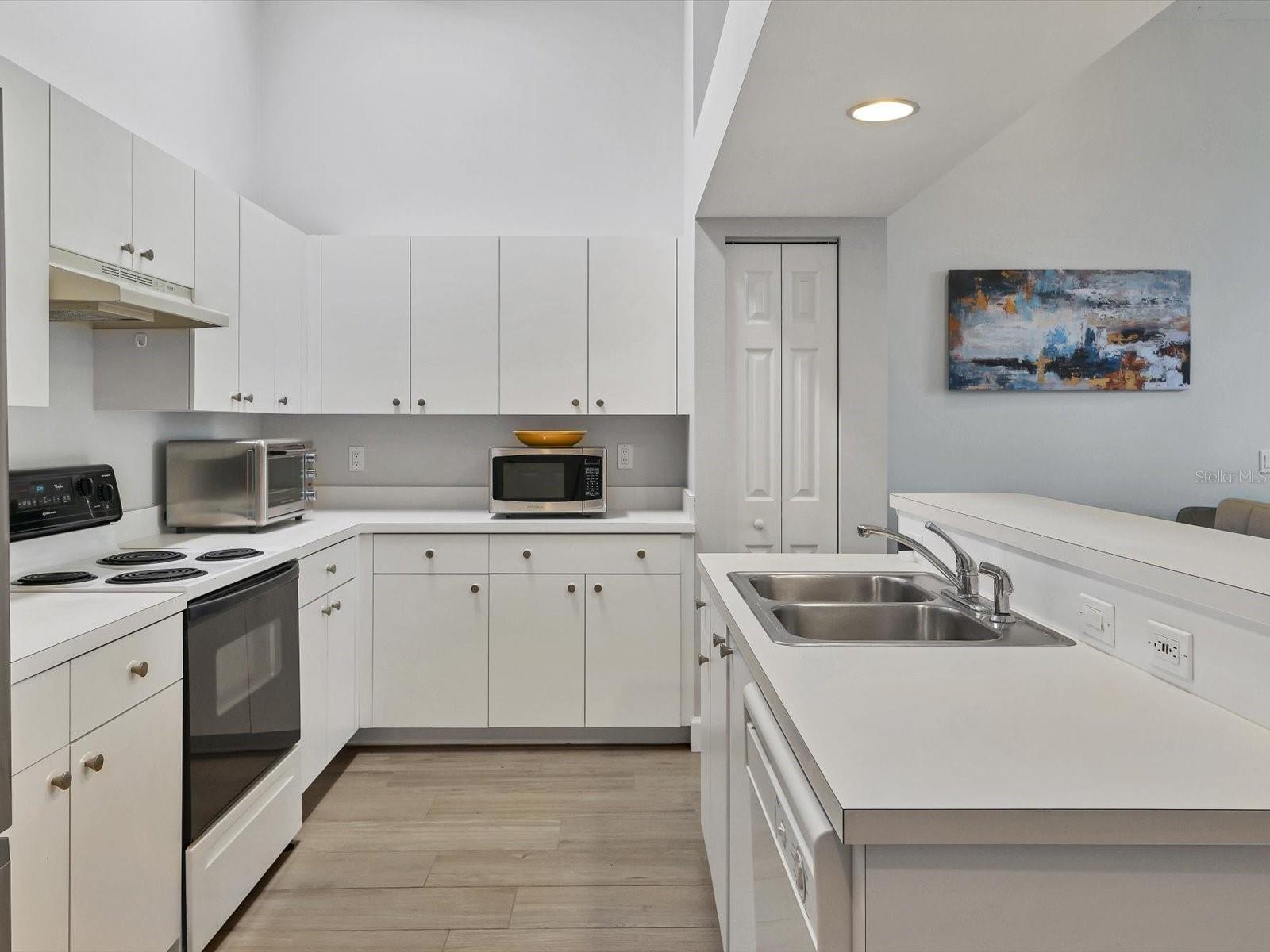 PINEHURST VILLAGE SEC 2 PH B - Residential Lease