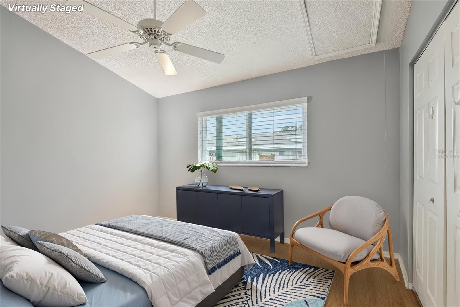 ON TOP OF THE WORLD - Residential