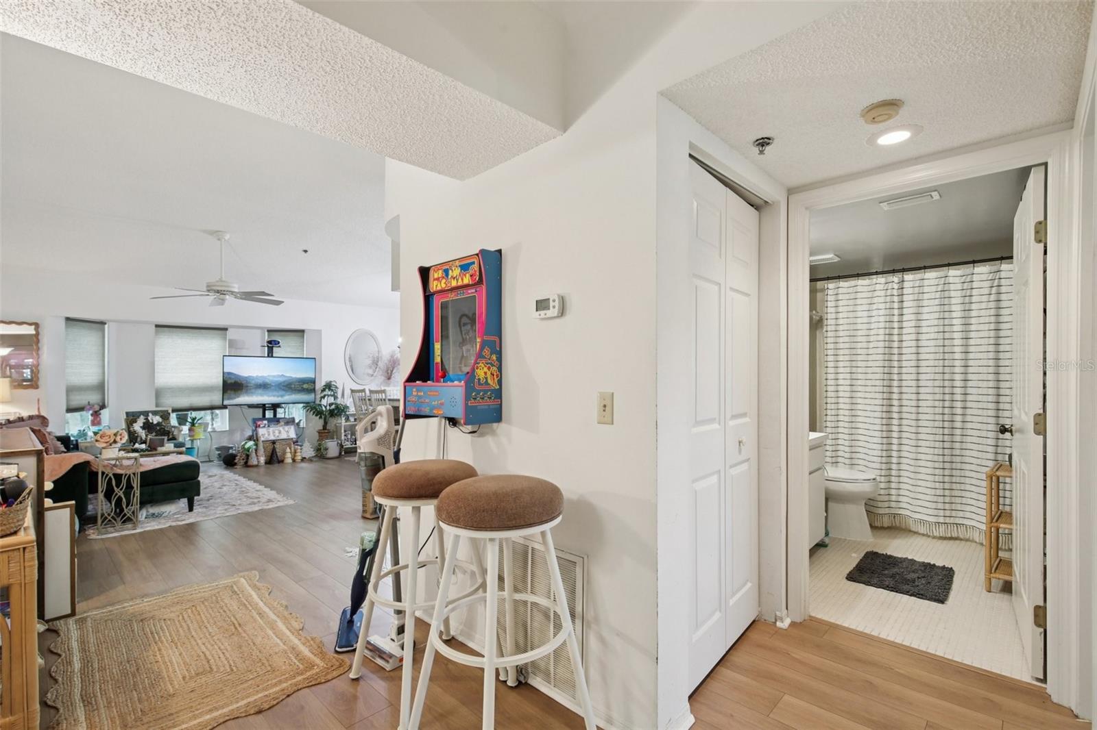 ON TOP OF THE WORLD - Residential