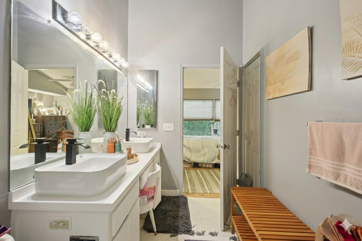 ON TOP OF THE WORLD - Residential