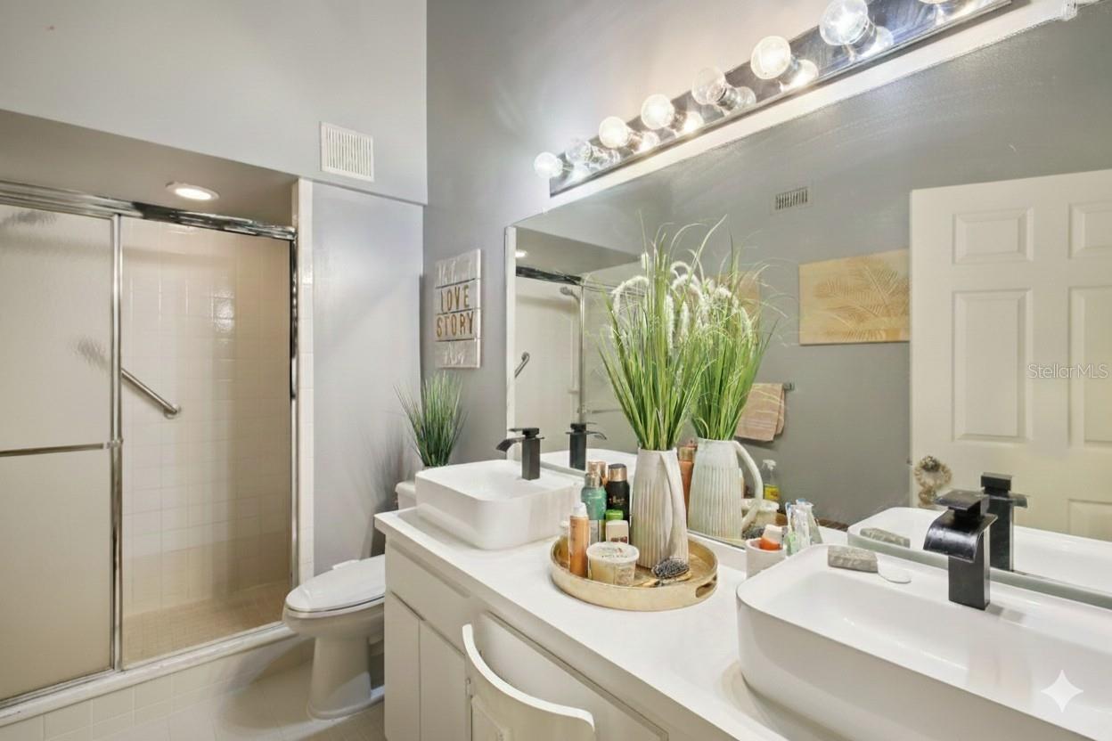 ON TOP OF THE WORLD - Residential