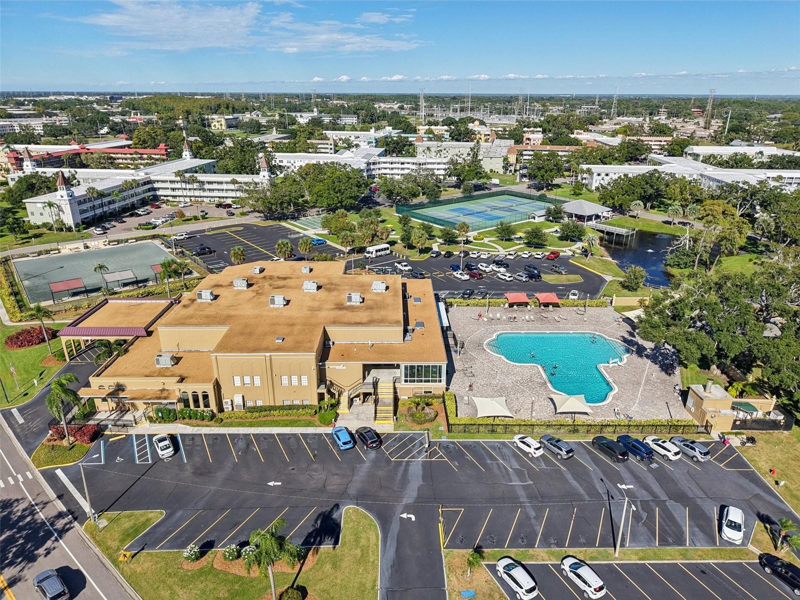 ON TOP OF THE WORLD - Residential
