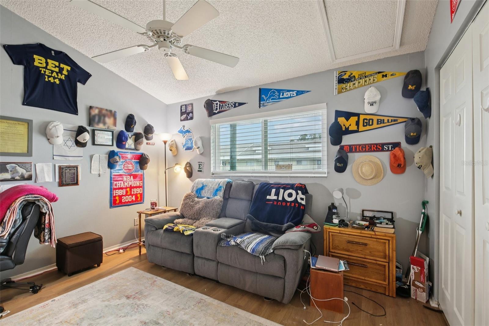 ON TOP OF THE WORLD - Residential