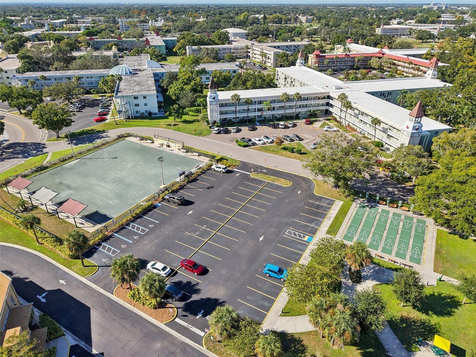 ON TOP OF THE WORLD - Residential