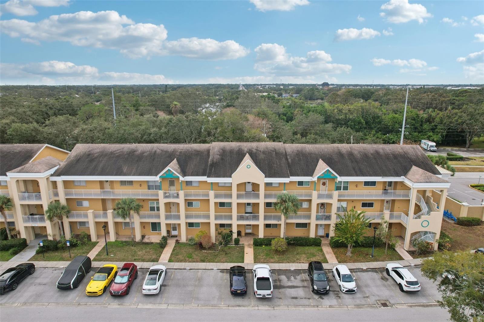 ON TOP OF THE WORLD - Residential