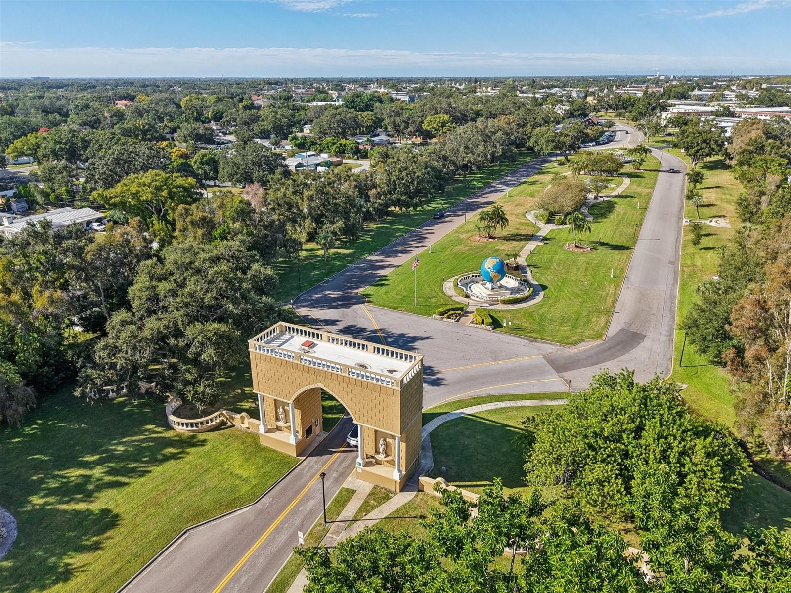 ON TOP OF THE WORLD - Residential