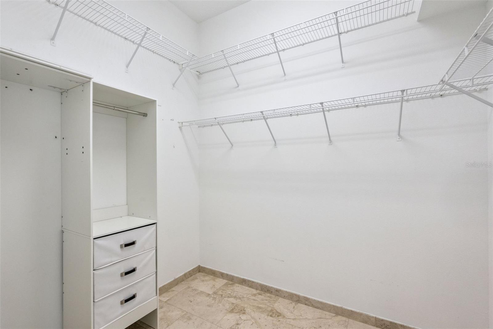 STONEYBROOK - Residential