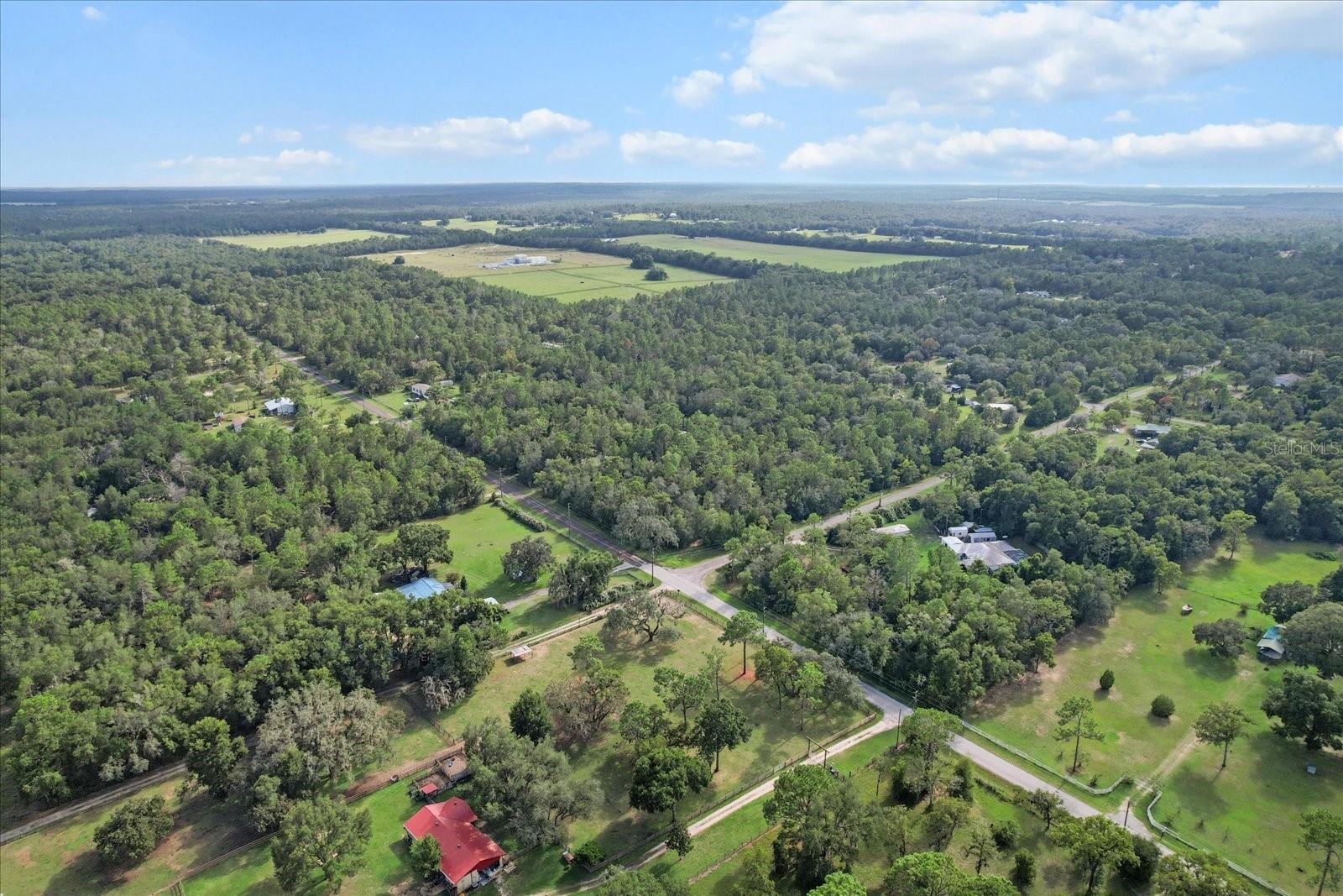 WHISPERING OAKS - Land