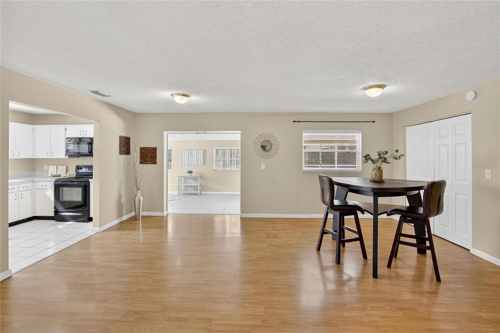 LAZY LANE ESTATES - Residential