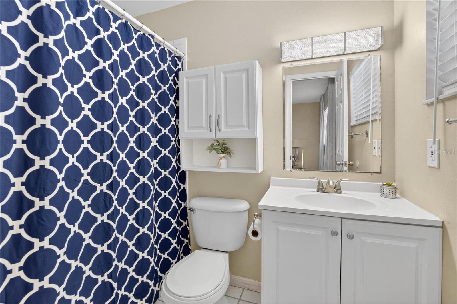 LAZY LANE ESTATES - Residential