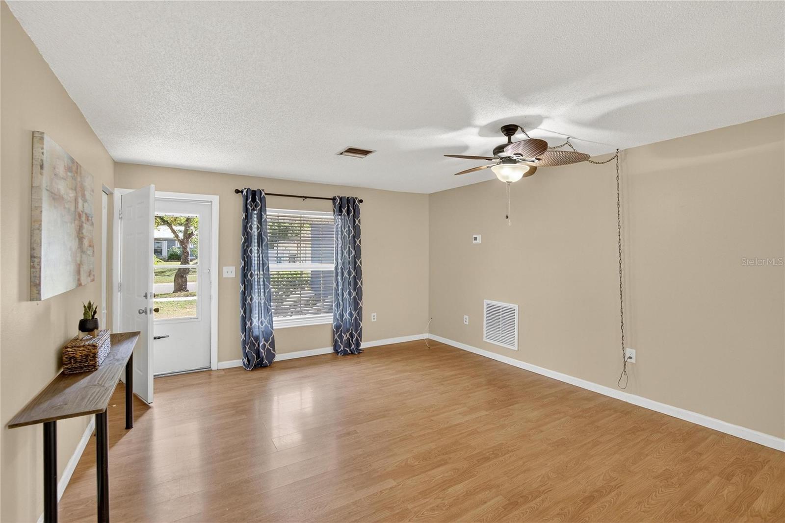 LAZY LANE ESTATES - Residential