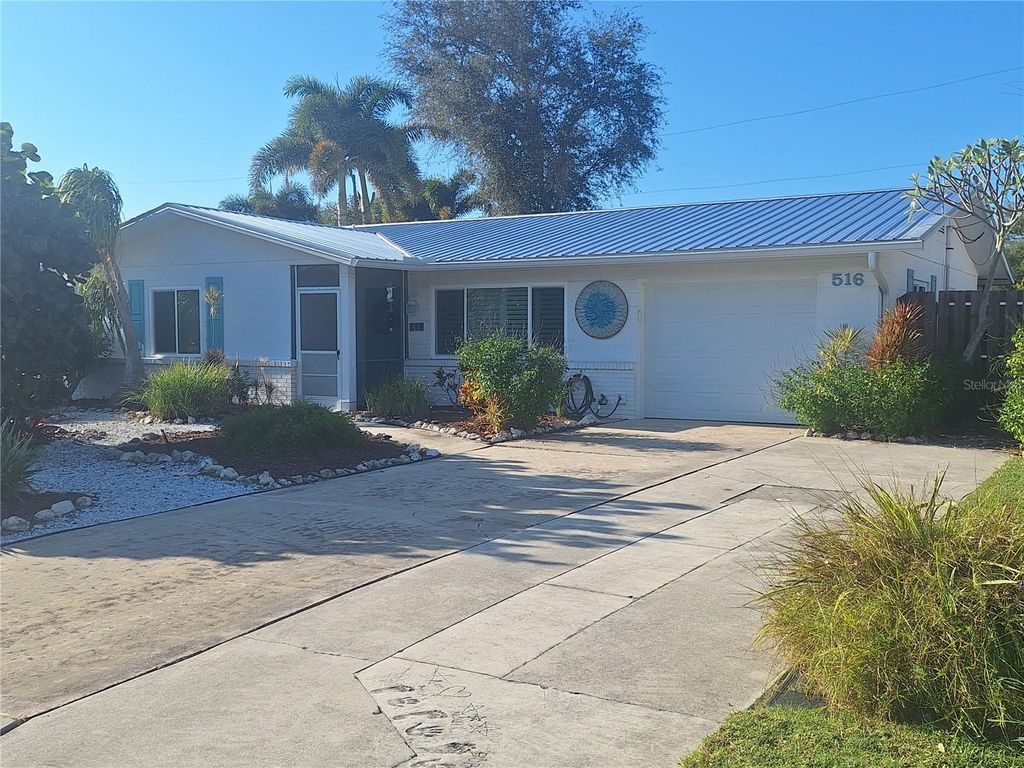 Photo of 516 Serata Street, Venice, FL 34285 (MLS # N6141648)