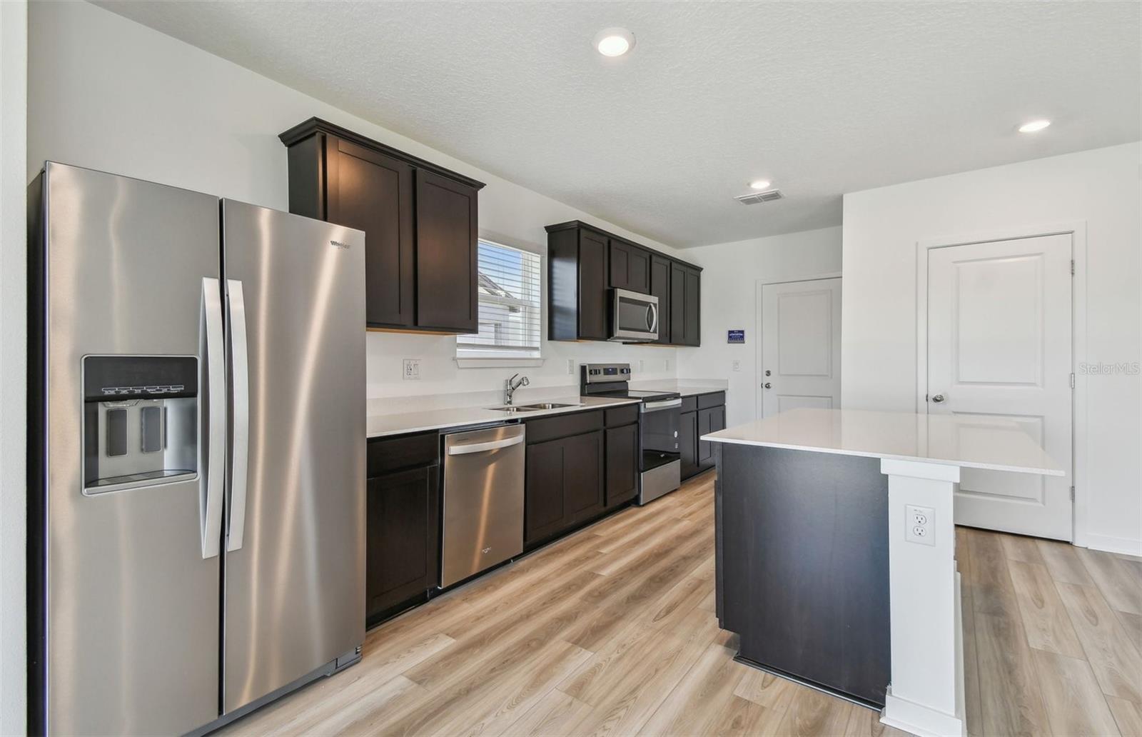 10541 HIDDEN BANKS GLEN