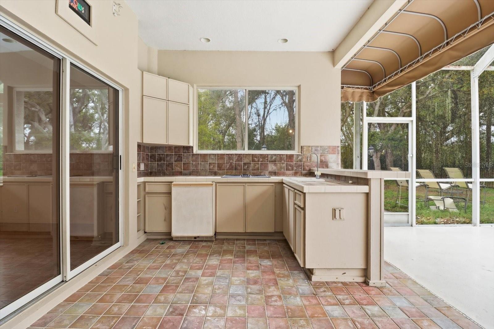 HAMPTON HILLS - Residential