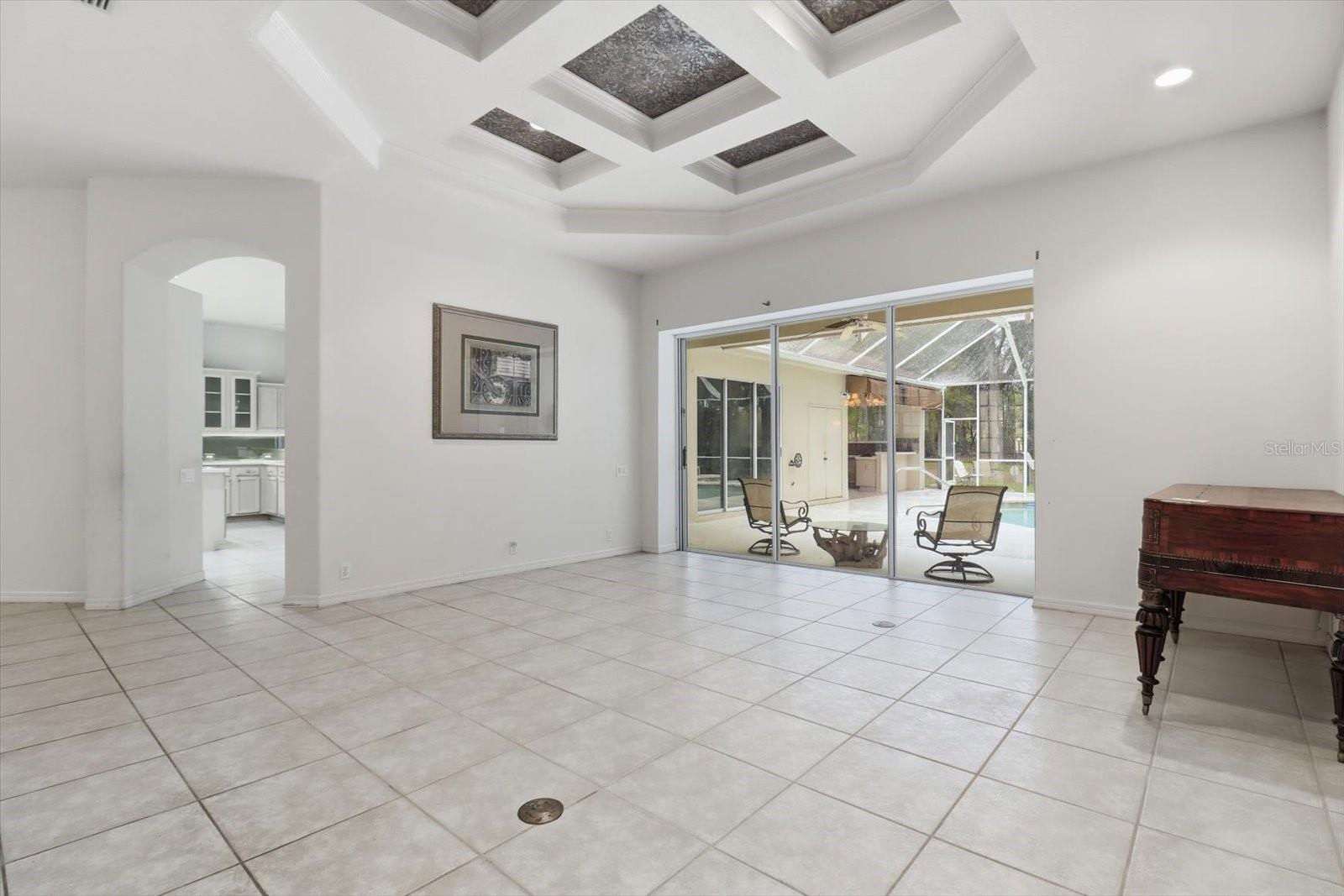 HAMPTON HILLS - Residential