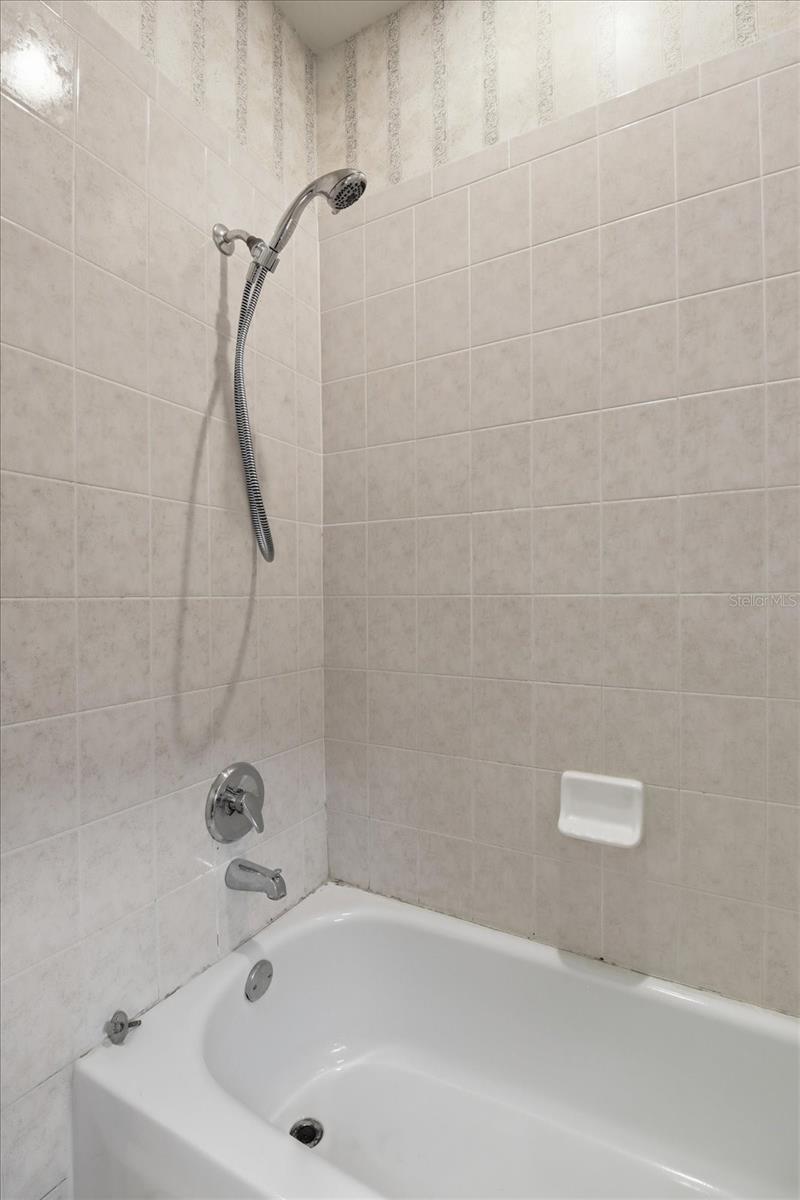 HAMPTON HILLS - Residential