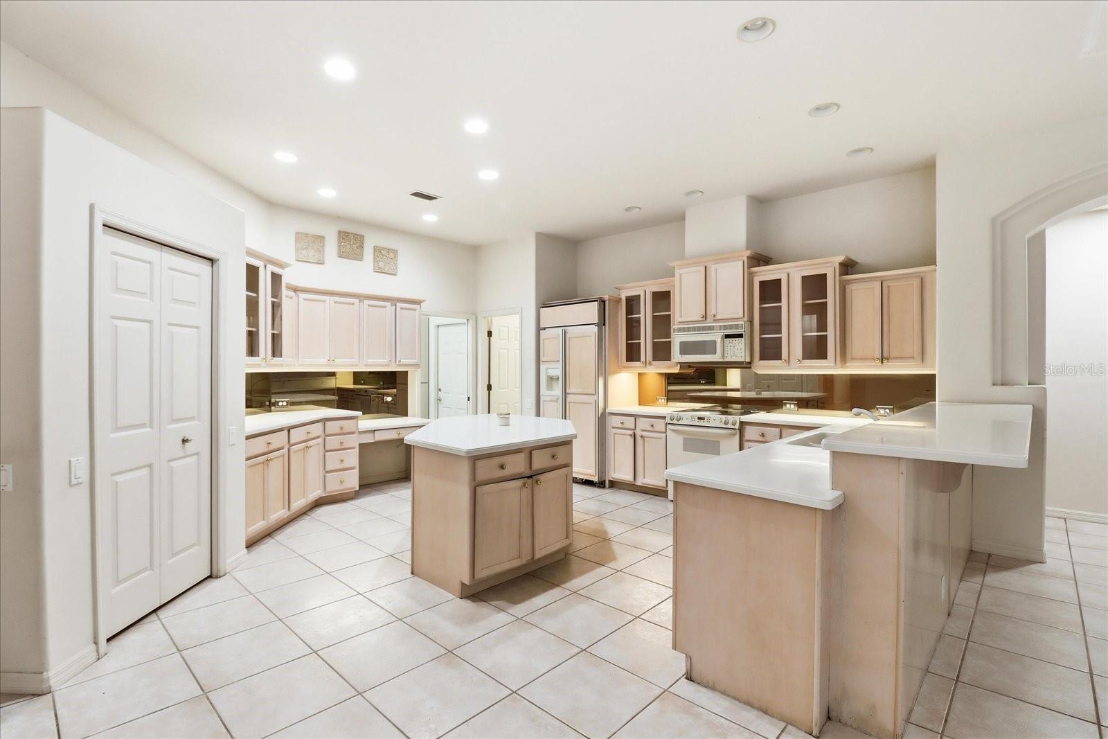 HAMPTON HILLS - Residential