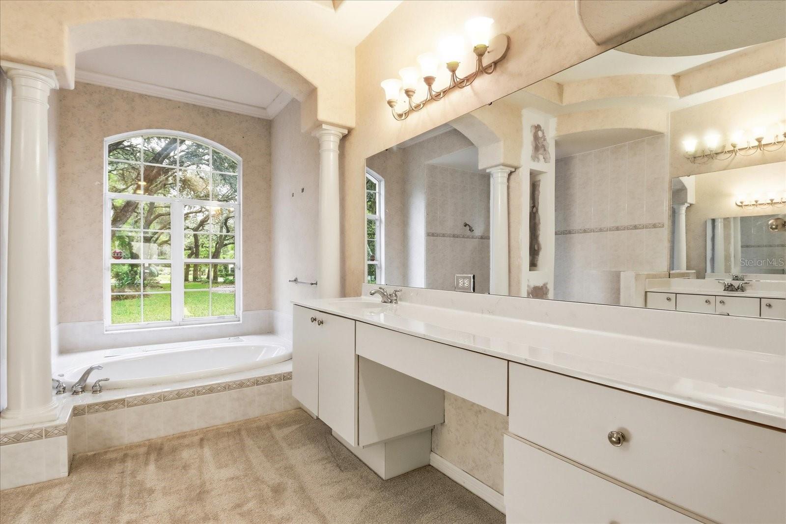 HAMPTON HILLS - Residential