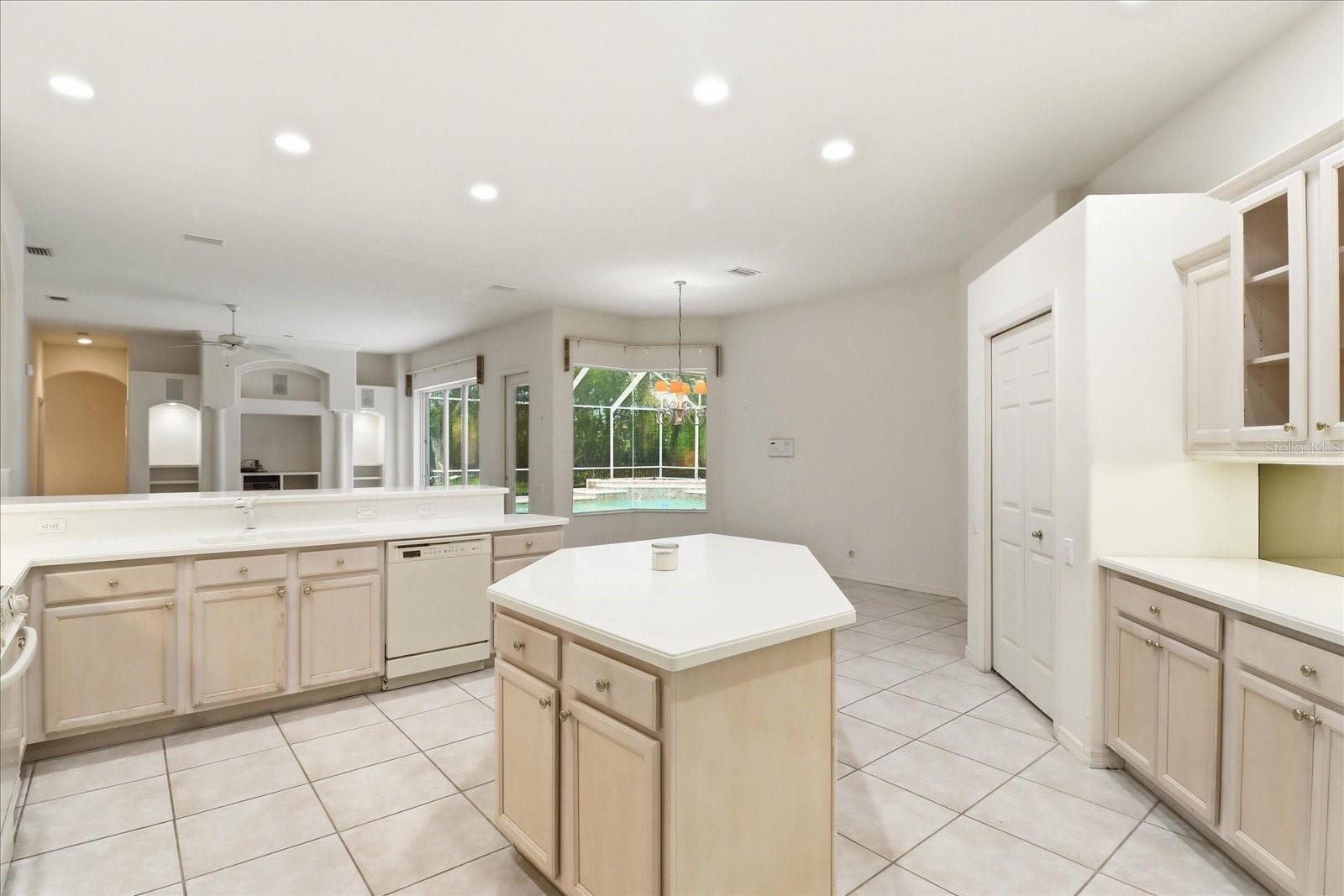 HAMPTON HILLS - Residential