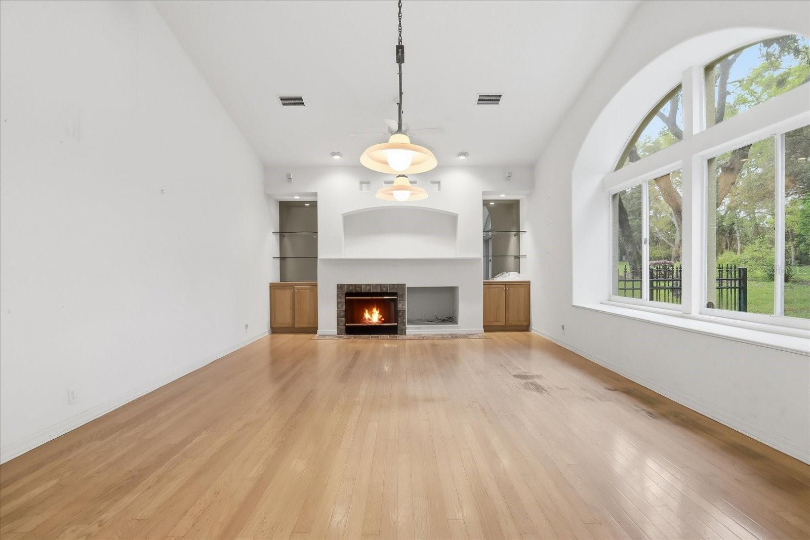 HAMPTON HILLS - Residential