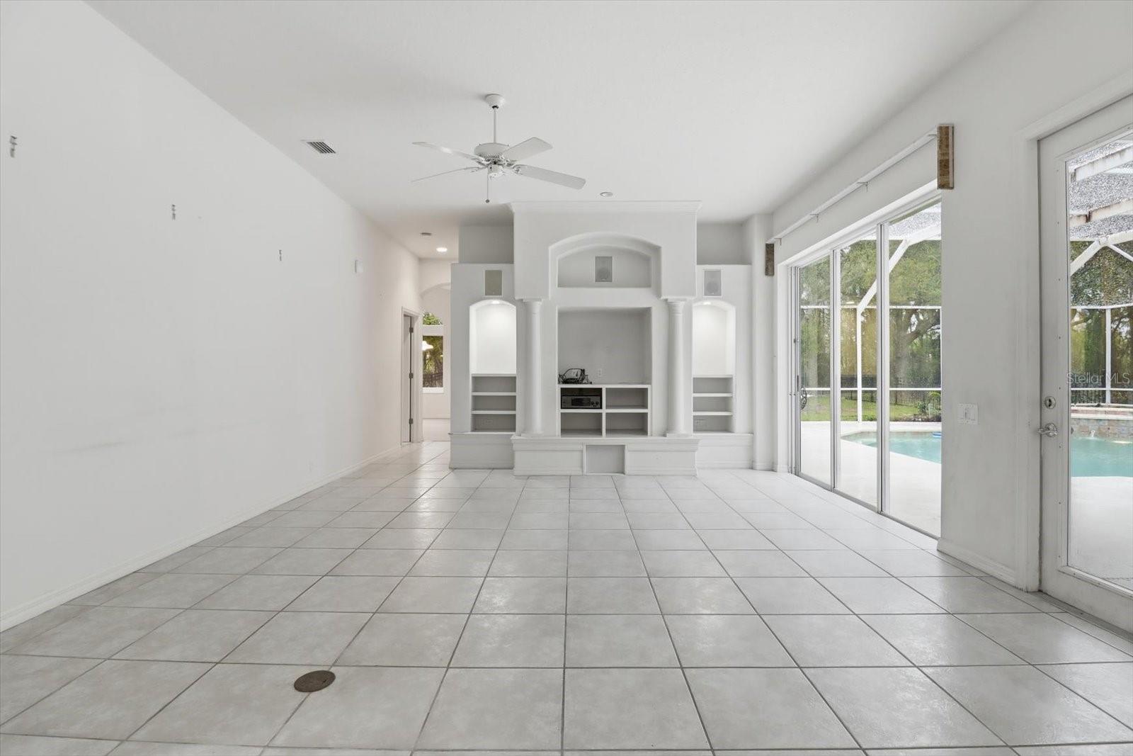 HAMPTON HILLS - Residential