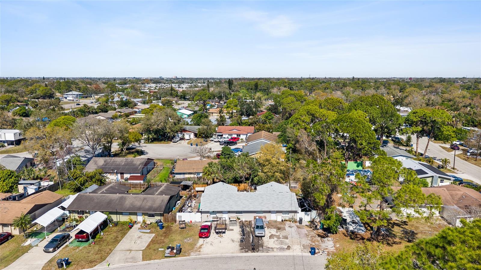 CAYMAN PARK - Residential Income