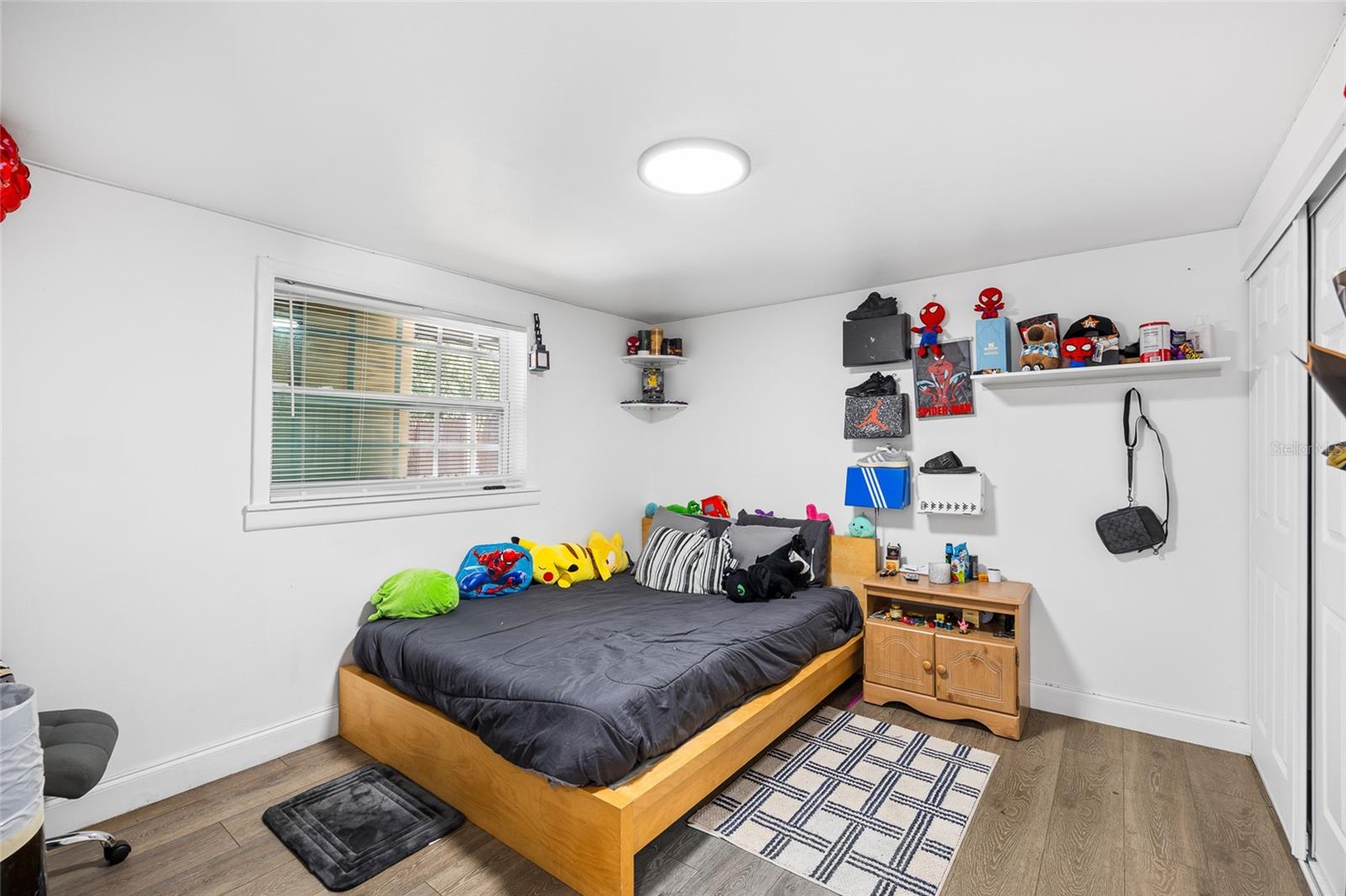 CAYMAN PARK - Residential Income