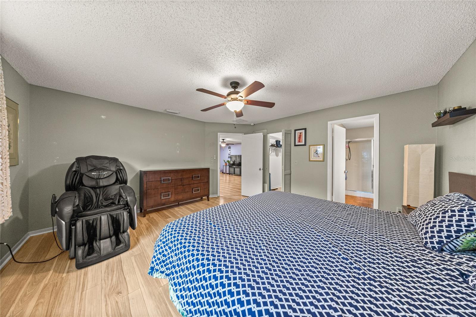 CIRCLE SQUARE WOODS - Residential