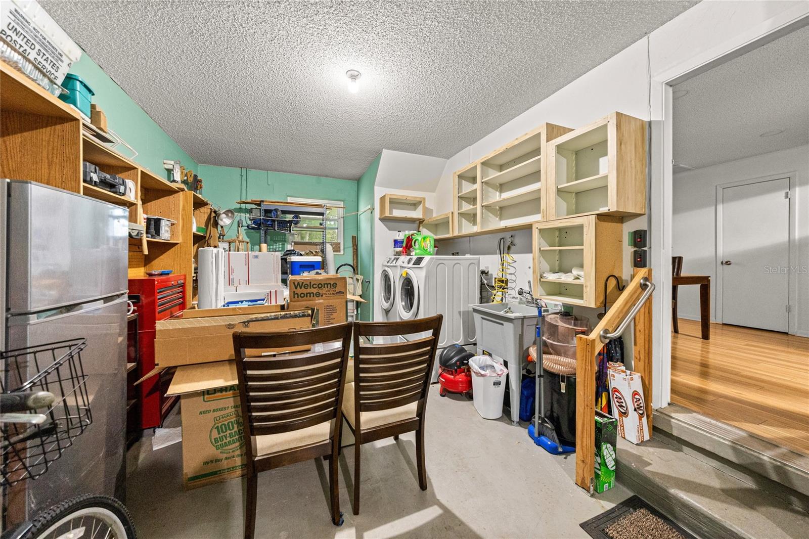 CIRCLE SQUARE WOODS - Residential