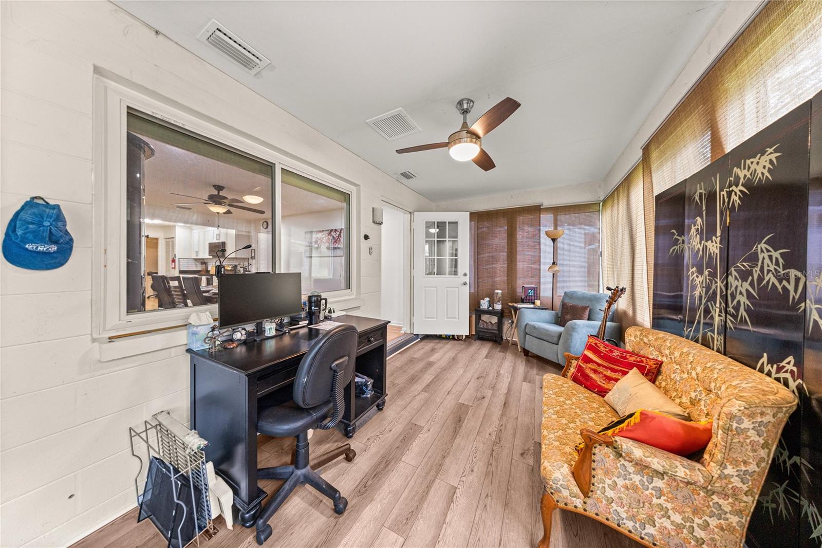 CIRCLE SQUARE WOODS - Residential