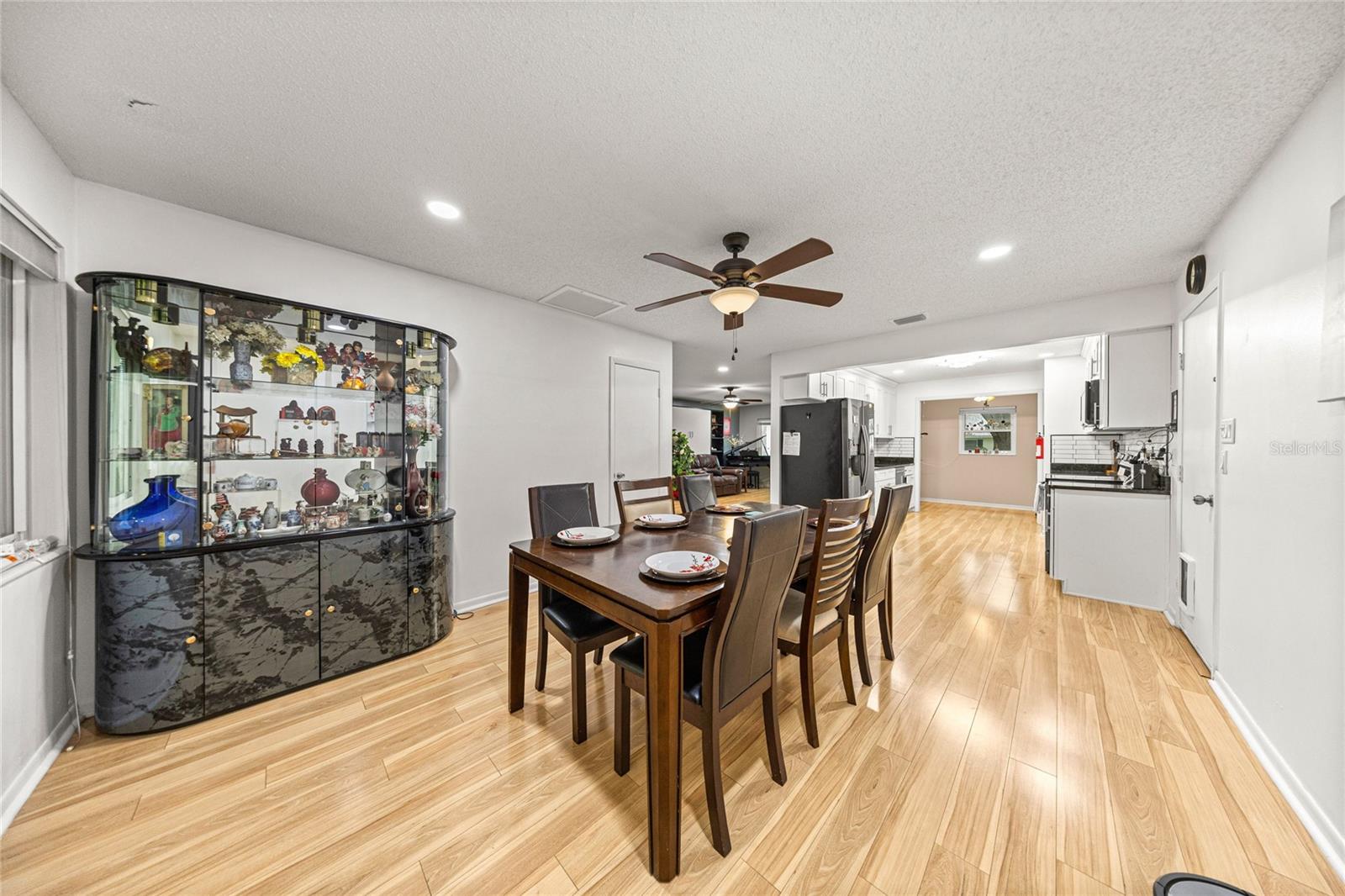 CIRCLE SQUARE WOODS - Residential