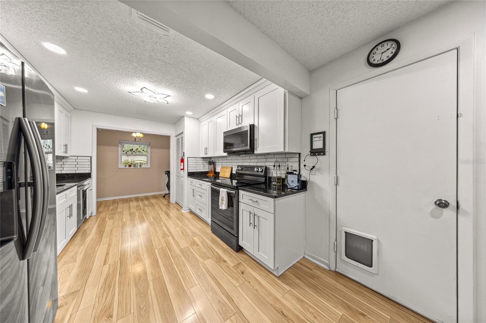 CIRCLE SQUARE WOODS - Residential