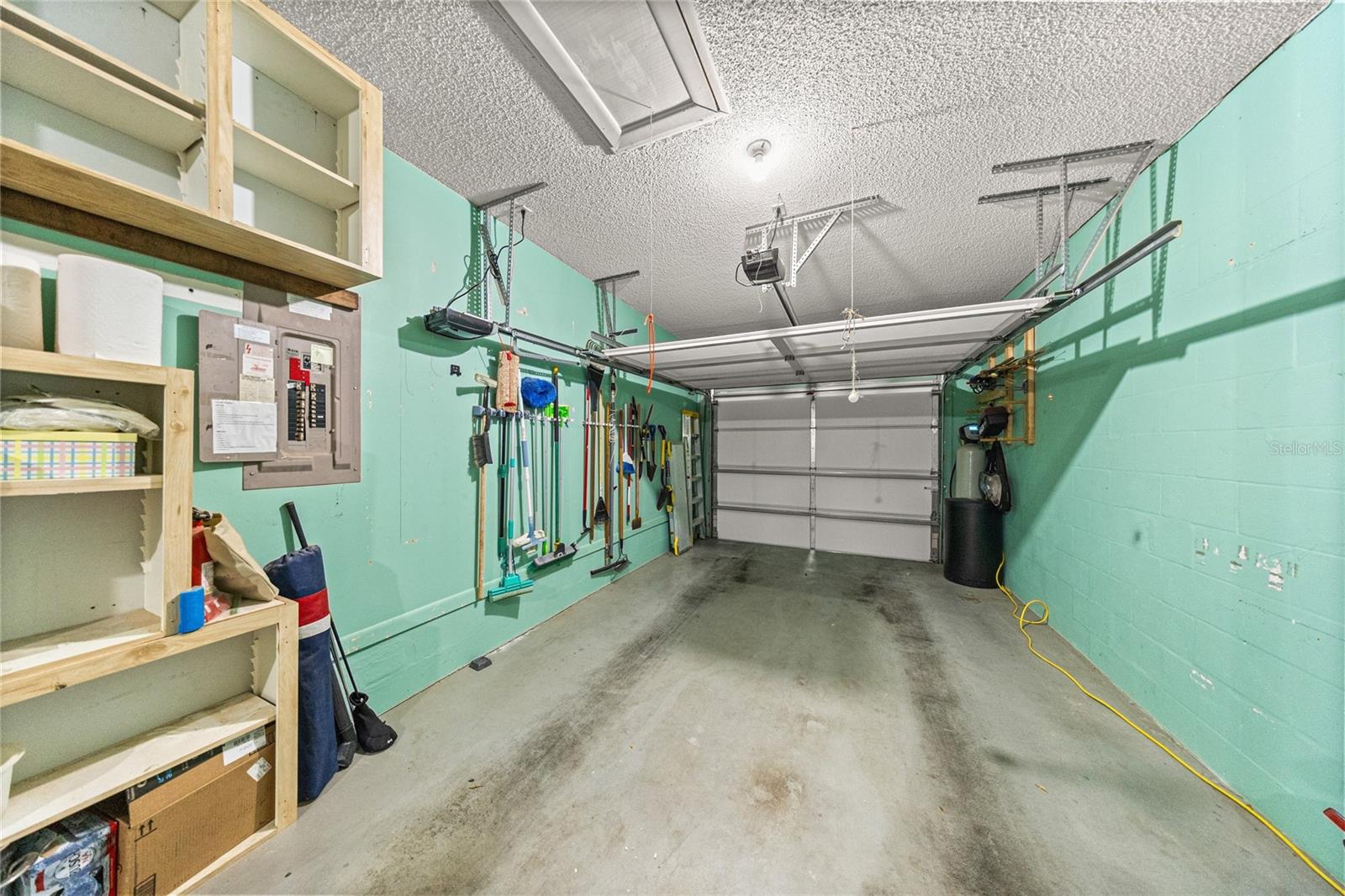 CIRCLE SQUARE WOODS - Residential