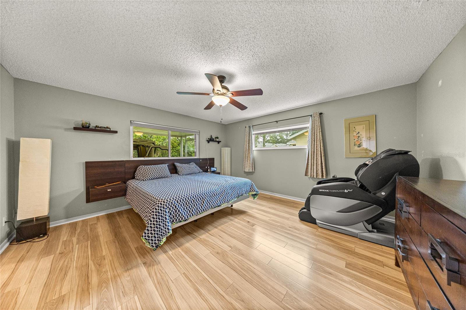 CIRCLE SQUARE WOODS - Residential