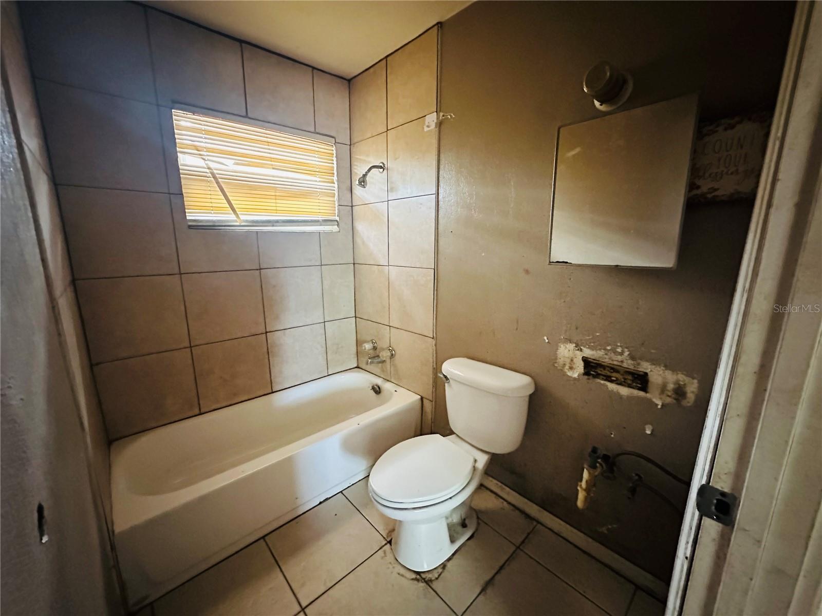 CAMPBELL & HENRY SUB - Residential Income