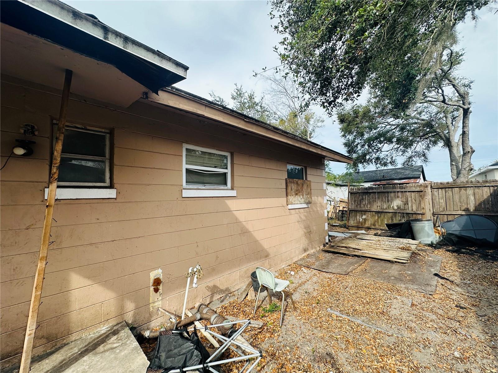 CAMPBELL & HENRY SUB - Residential Income