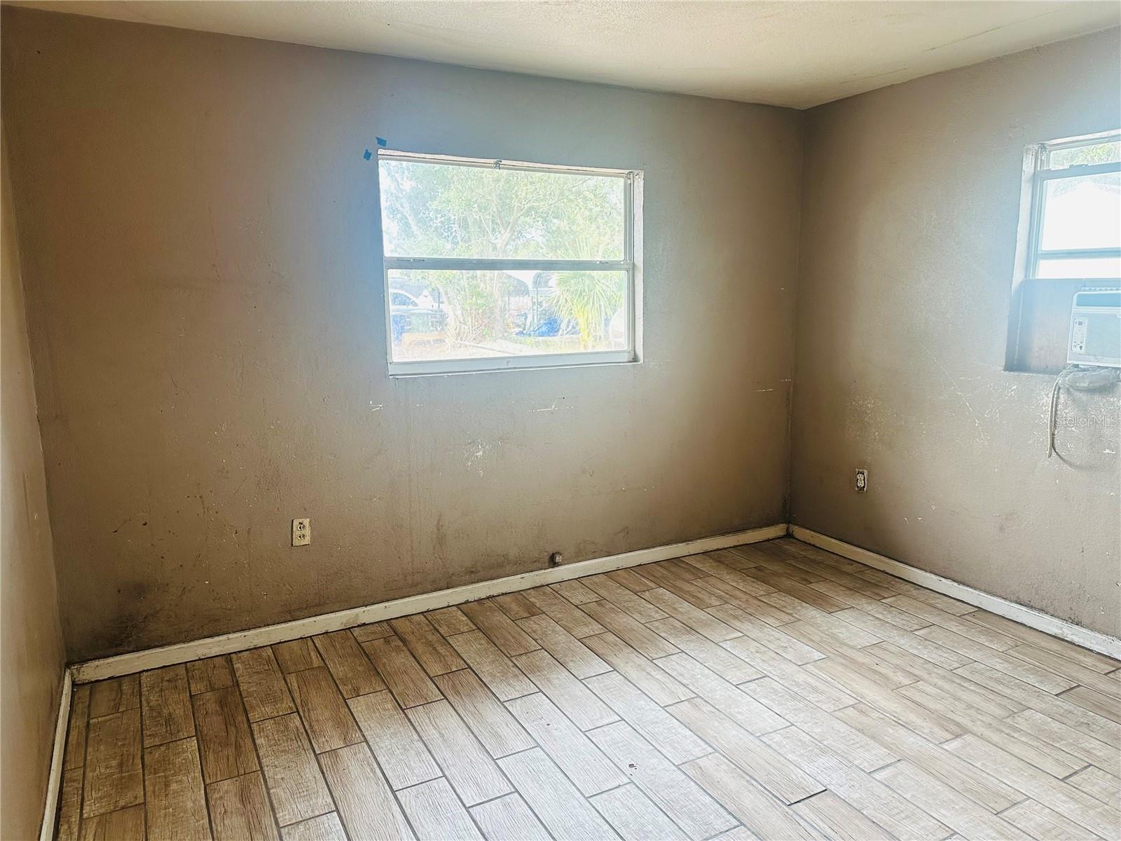 CAMPBELL & HENRY SUB - Residential Income